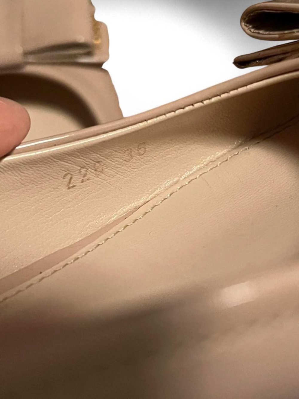 Like NIB Prada Vernice Cipria Bow Ballet Flats - 1F226E - Picture 9 of 9